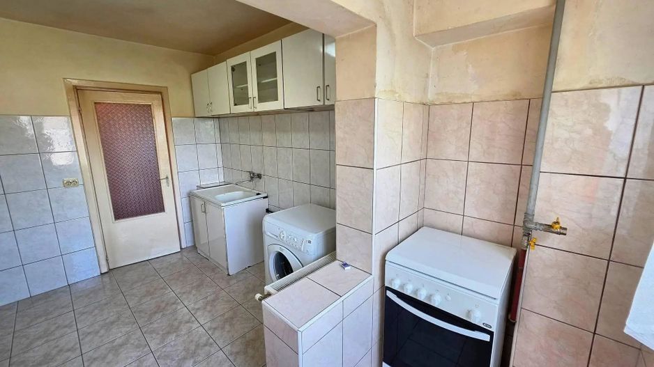 Vand apartament cu 2 camere decomandat in Calea Lipovei - Poză 12