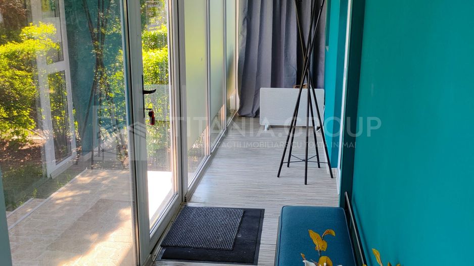 Spatiu comercial, 50 mp + 8 ml vitrina, Florilor, vad pietonal si auto - Poză 4