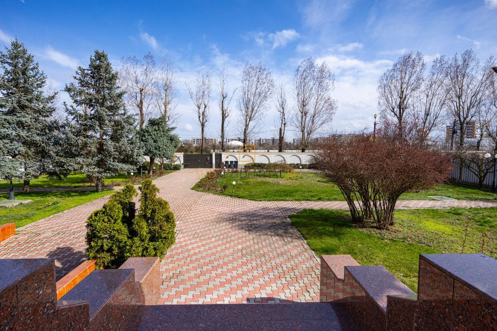 Vila impresionanta D+P+E+M | 500+ mp | teren 2652 mp | piscina - Poză 3