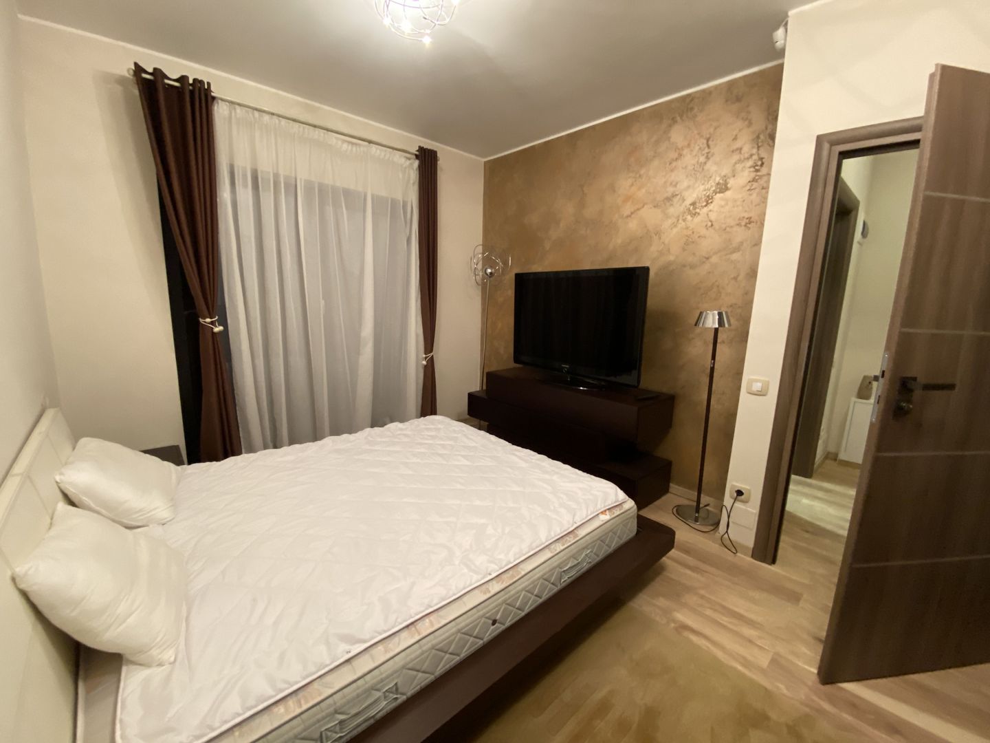 Duplex de vânzare/ cartier Europa/  curte/ terasa de 25 mp/ finisat modern - Poză 10