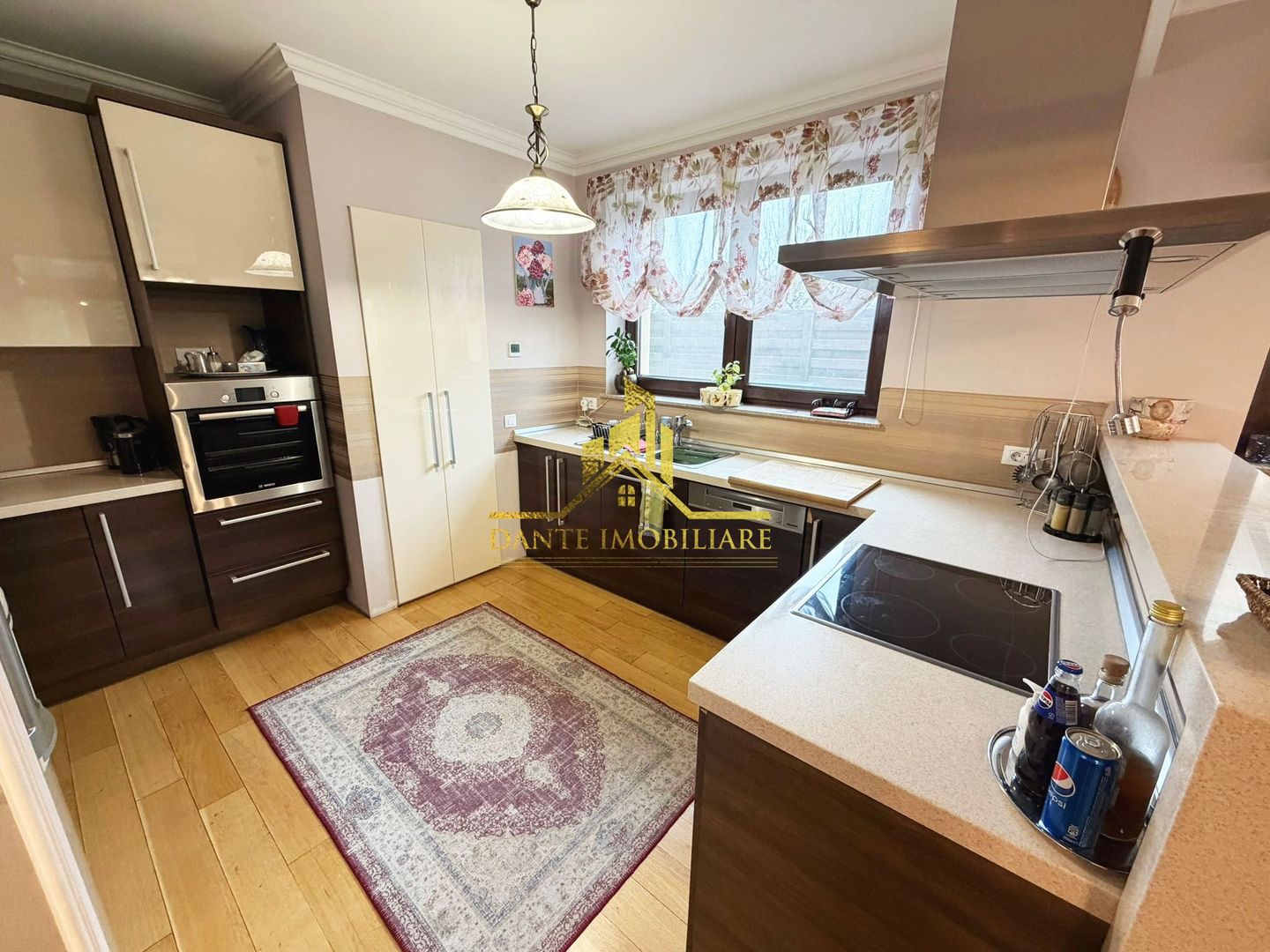 Casa, 3 dormitoare, 3 bai, ultrafinisata, mobilat lux, Faget - Poză 4