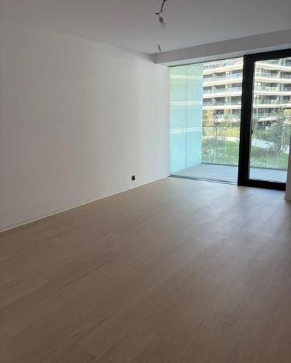 Studio premium, One Lake Club, vedere curet interioară, complex exclusivist - Poză 3
