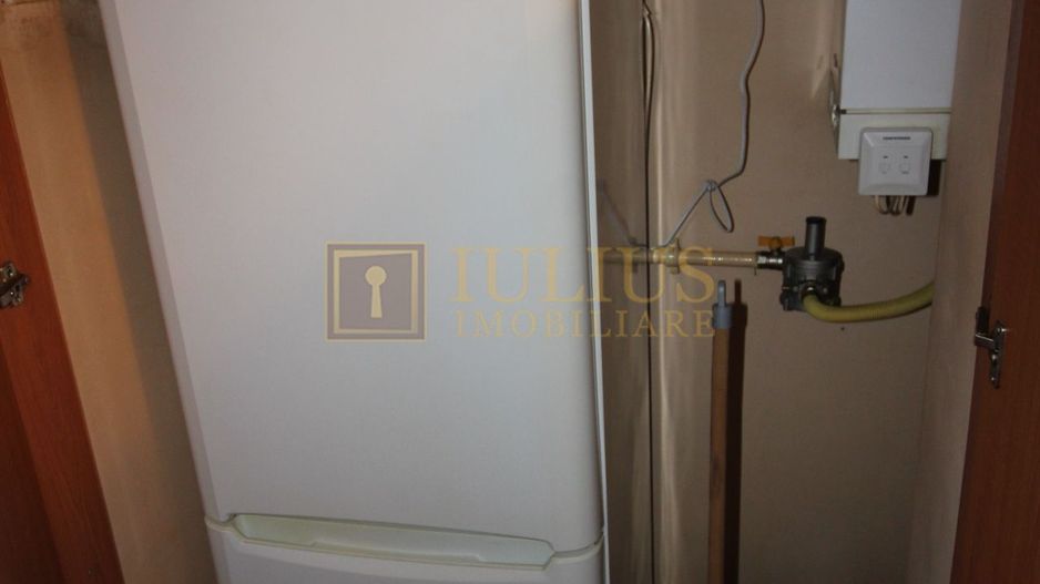 3 camere, 2 bai, centrala proprie, la 7 minute de Spitalul Judetean - Poză 12