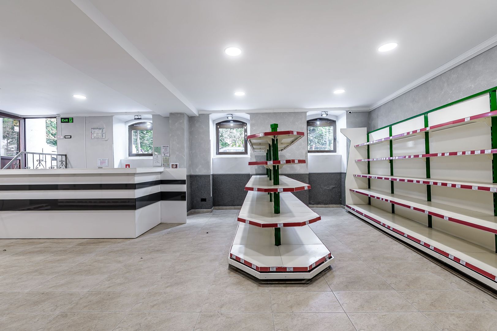 Spațiu comercial ultracentral, renovat, pe b-ul Revoluției, Arad. - Poză 7