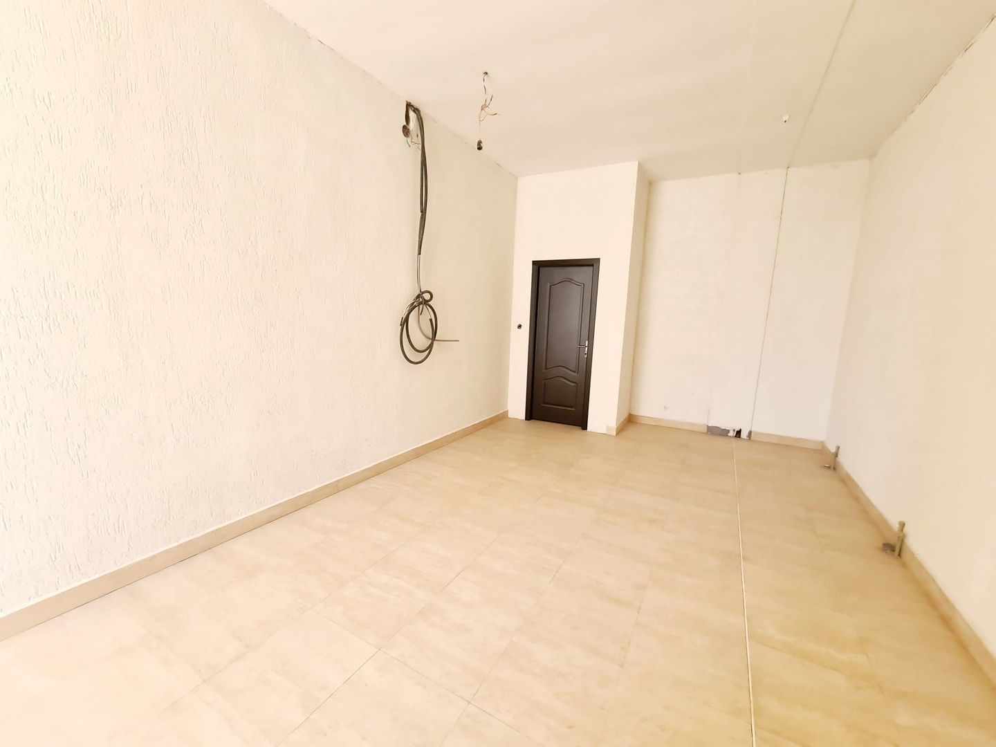 Spatiu de vanzare - Poză 2