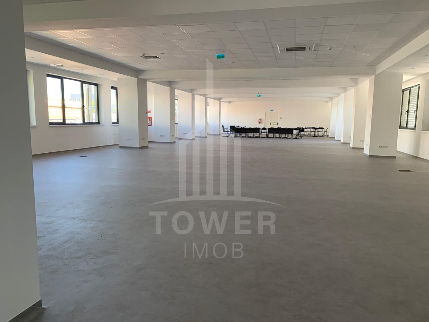 Spatiu de birouri sau diverse activitati. cu locuri de parcare - Poză 1