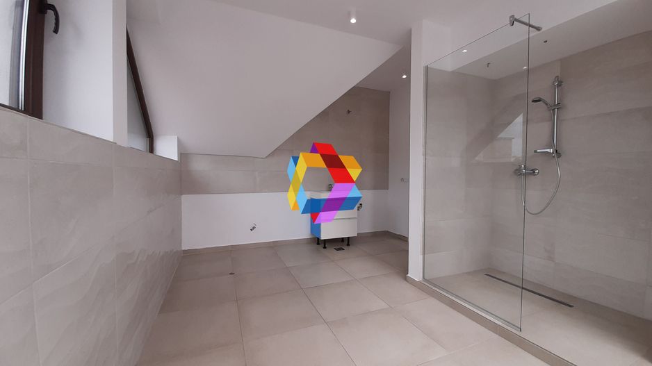 Spatiu de birouri deosebit - 160 mp - Poză 12