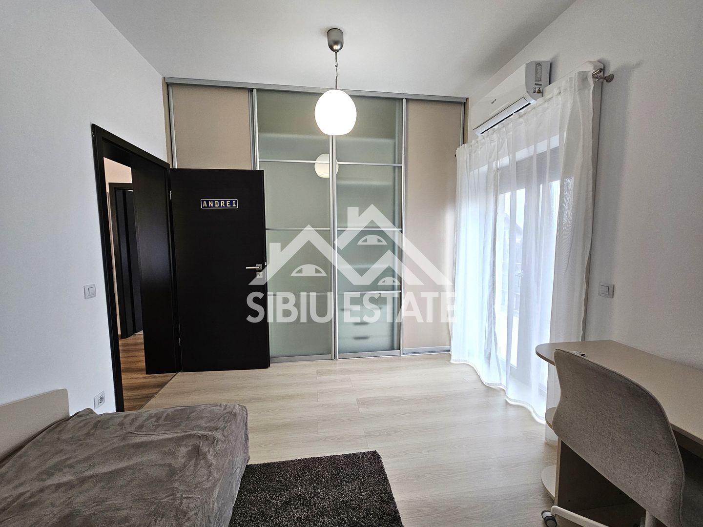 Casa individuala garaj pivnita curte mare - Poză 12