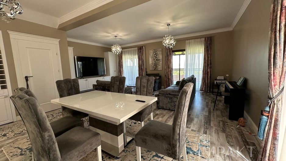 Vila deosebita spre inchiriere in Dezmir! - Poză 2