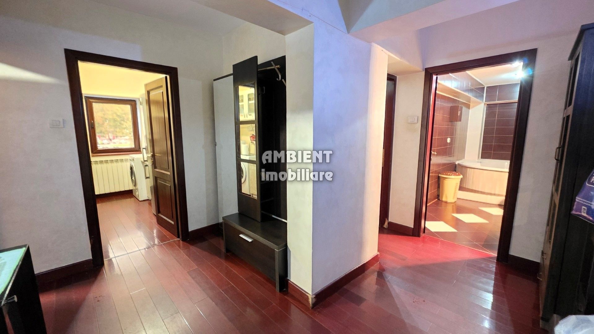 Apartament cu 3 camere transformat in 2 camere, etaj 1,  zona Ultracentral; - Poză 4