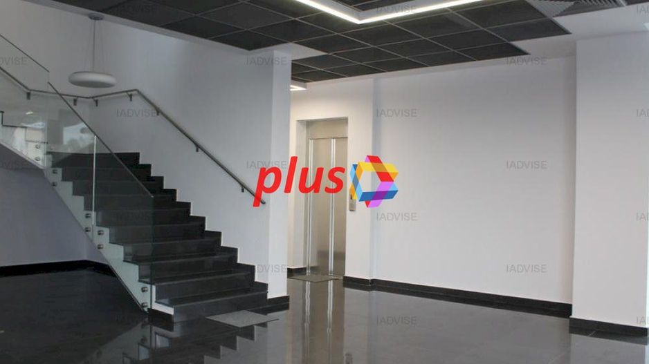 Showroom/birouri de închiriat Brasov- 60 mp cu ( utilități incluse in pret ) - Poză 2