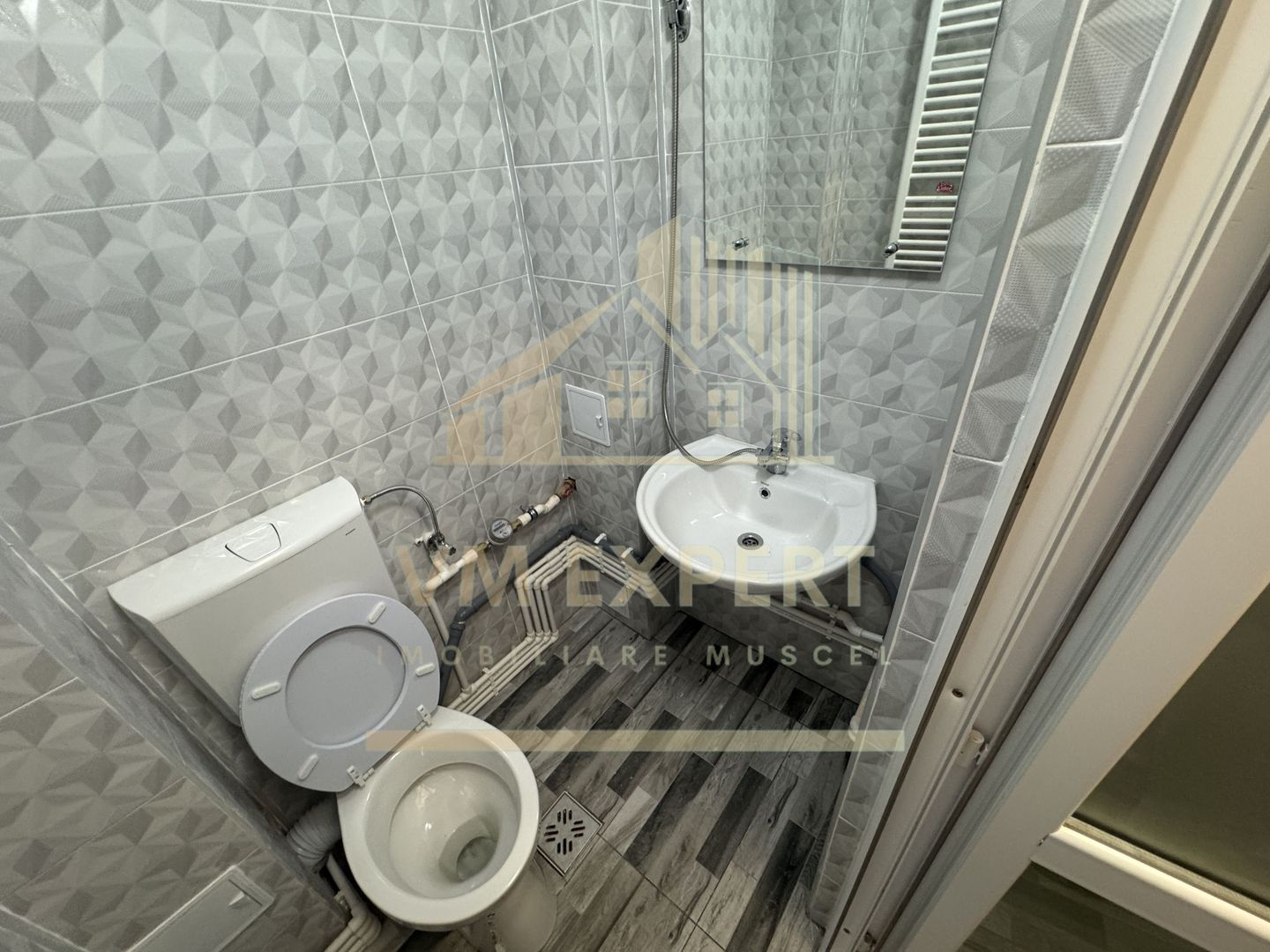 SPAȚU COMERCIAL 34 MP CAMPULUNG VIZAVI DE CENTRU MEDICAL CLUBUL SANATĂȚII - Poză 31