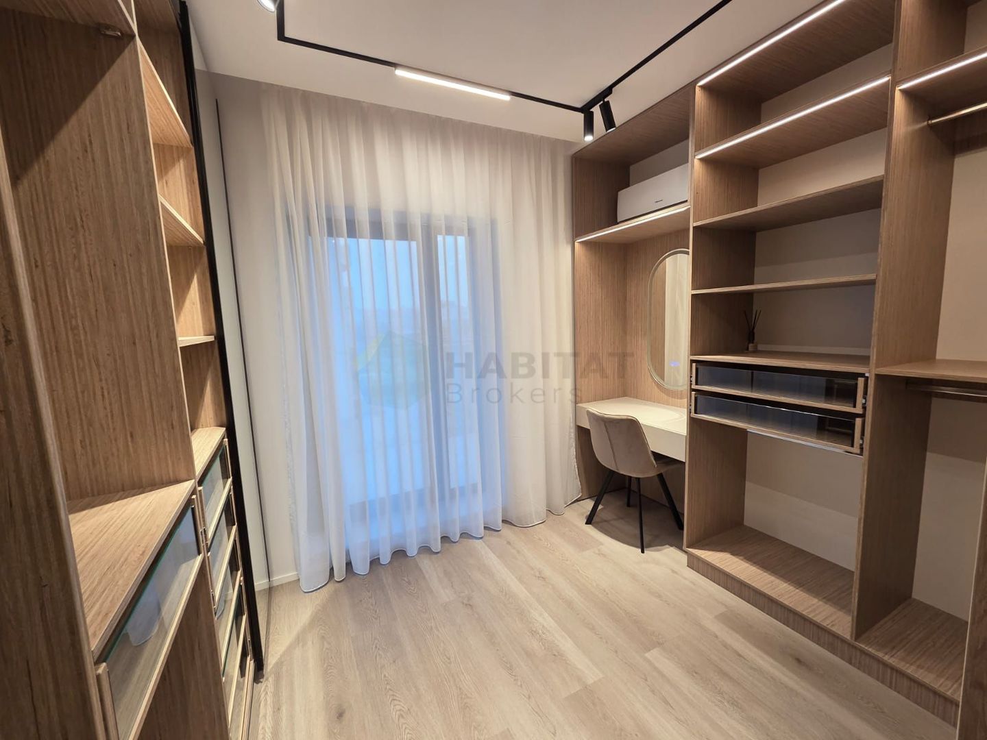 Apartament spectaculos cu grădină privată de 152 mp – disponibil spre închiriere - Poză 21