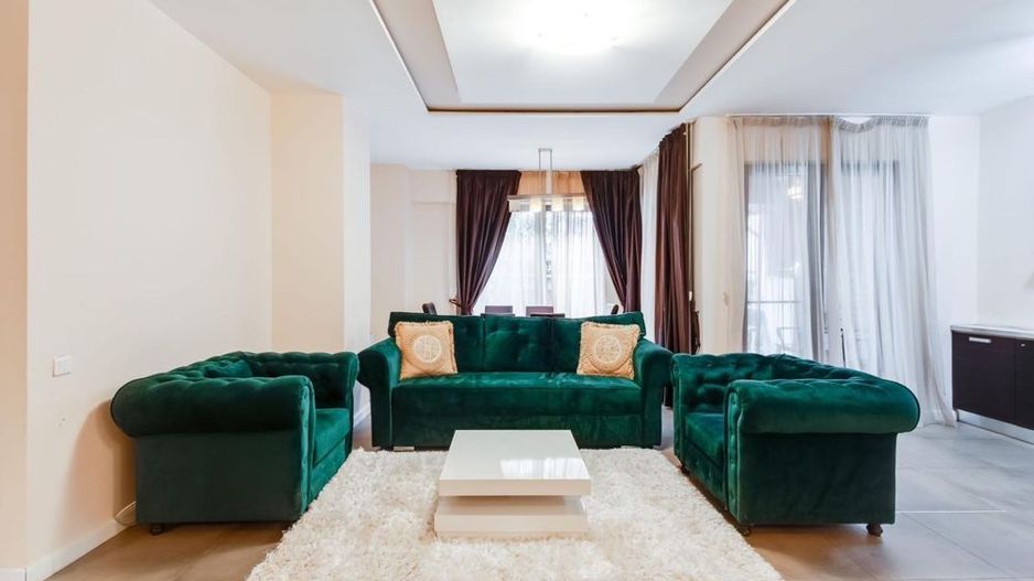 Apartament cu gradina si piscina interioara, Pipera Erou Iancu Nicolae - Poză 1