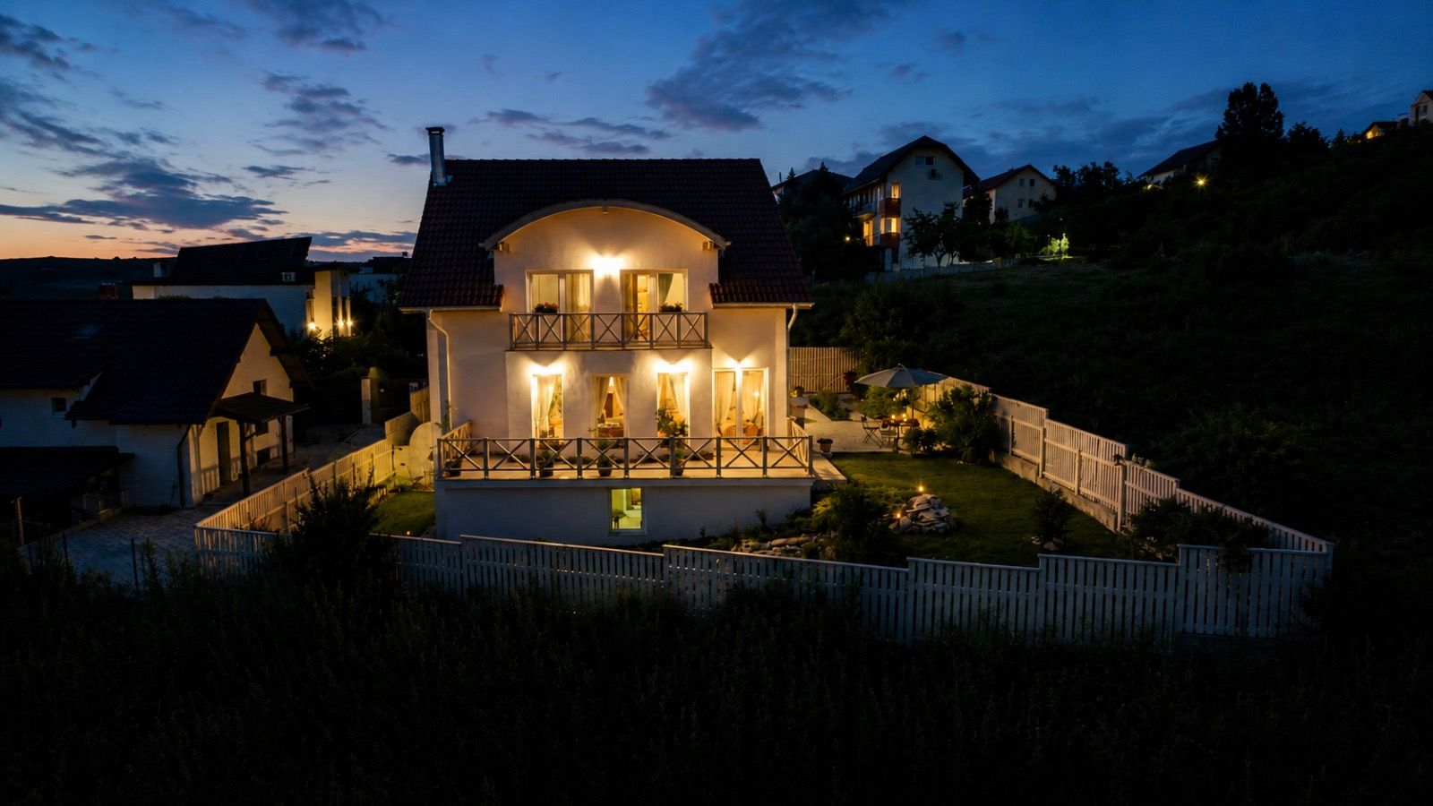 Casă în Borhanci – atmosferă de vacanță și apartament independent - Poză 2