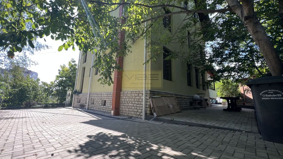 SE VINDE AFACERE LA CHEIE! Pensiunea Vila Verde, zona Garii - Poză 2