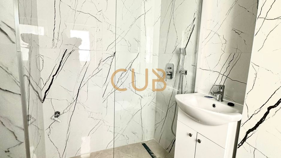 Ap 1 cam | bloc nou, centrala proprie,parcare, lift | Giroc - Hotel IQ - Poză 9