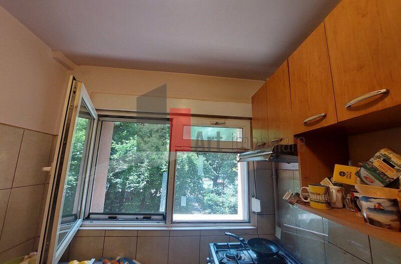 Vânzare apartament semidecomandat 2 camere Bd. Obregia - Poză 3