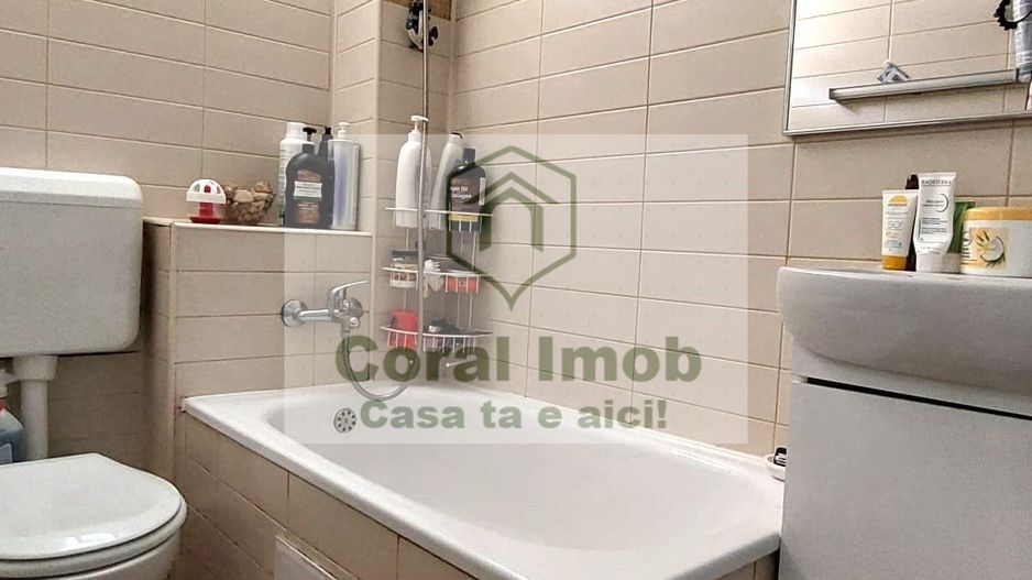 Casa de vanzare,curte individuala, centrala, in Andronache, Gherghitei - Poză 7