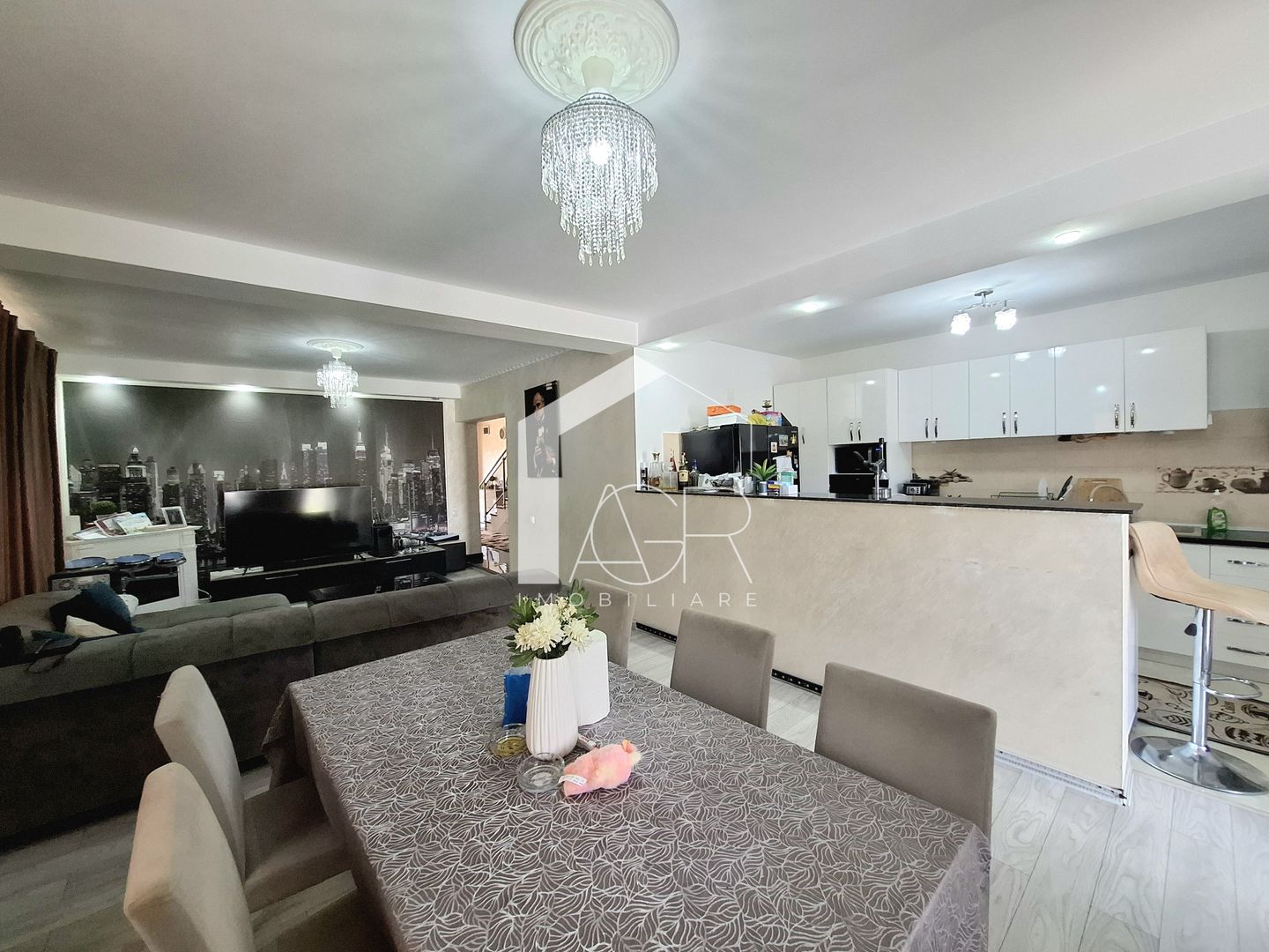 Casa P+1E, cu 5 camere, Strejnicu - Poză 3