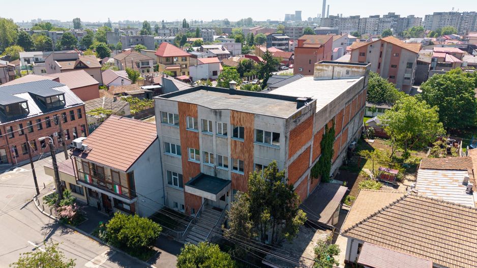 Spatiu comercial premium de inchiriat cu parcare si lift/Constanta - Poză 2