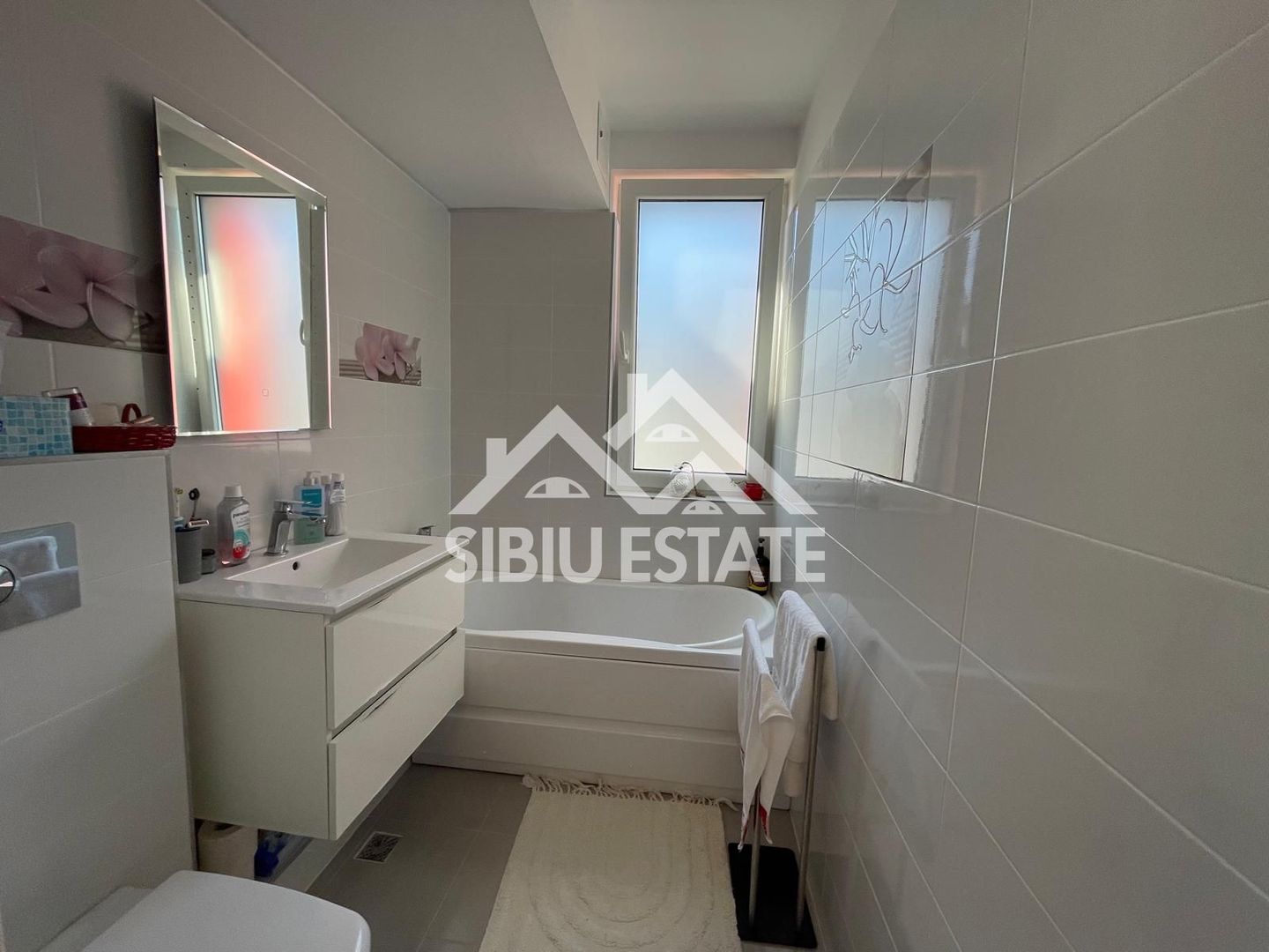 Casa cvadruplex de vanzare 4 camere, 2 locuri de parcare - Poză 7