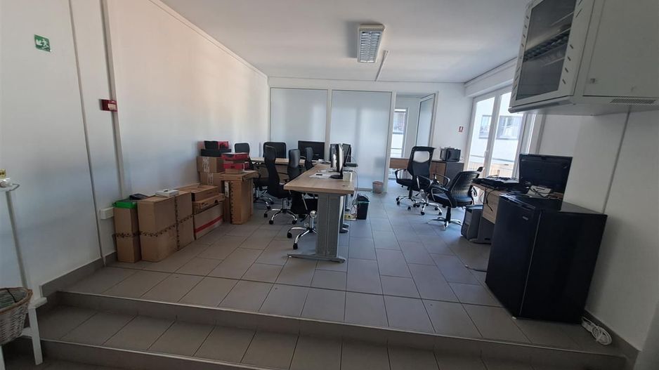 Spatiu comercial  Iosefin etaj 1 cu lift+loc parcare - Poză 1