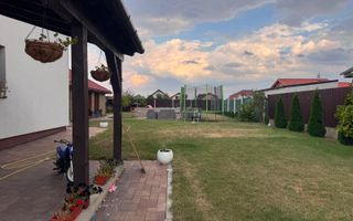 Casa individuala, carport, curte superba, Cristian, Sibiu - Poză 1