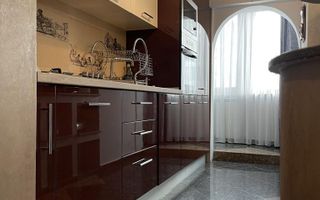 Închiriez apartament 2 camere, Decebal, mobilat, confort lux, parcare - Poză 5