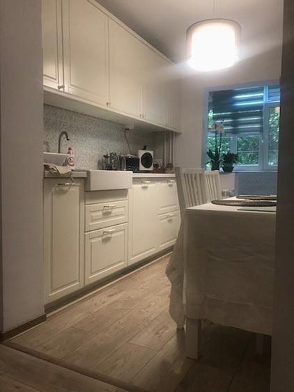 Vanzare Apartament 3 camere, etaj 1, 2 băi, renovat, mobilat, utilat - Sector 5 - Poză 2
