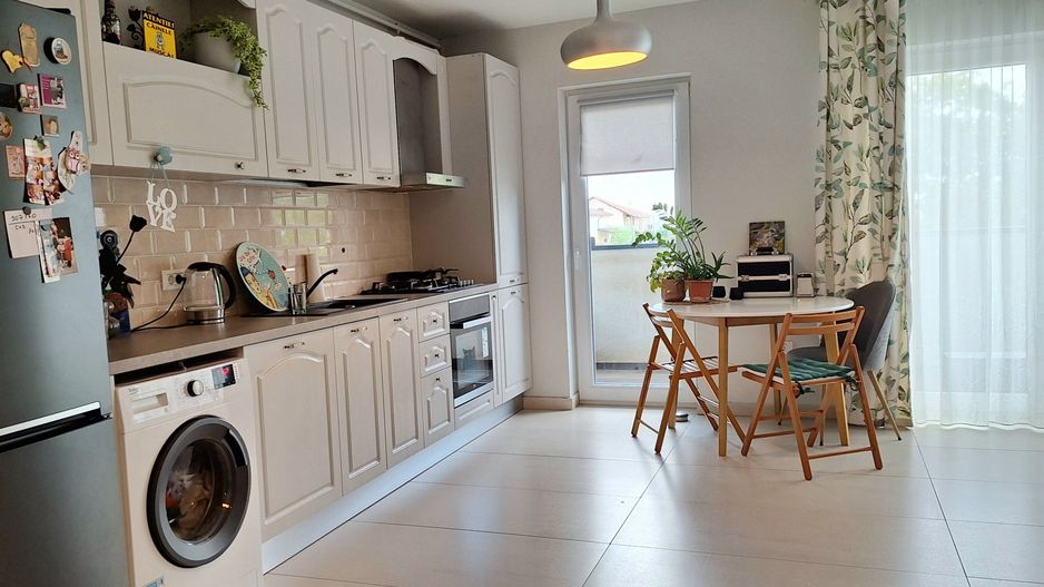 Apartament cu 2 camere si  2 locuri de parcare - Poză 1