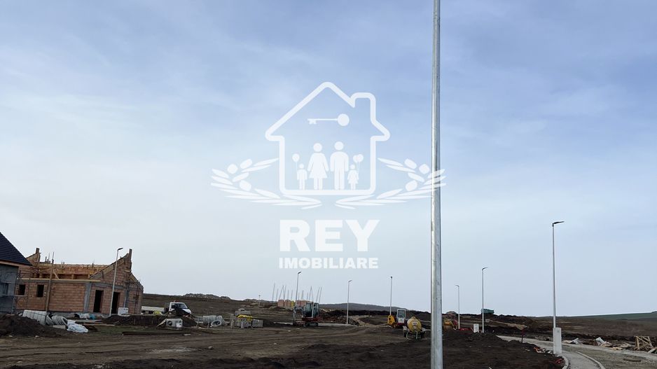 Teren cu PUZ, utilități și autorizație de construire/casă unifamilială - Poză 3