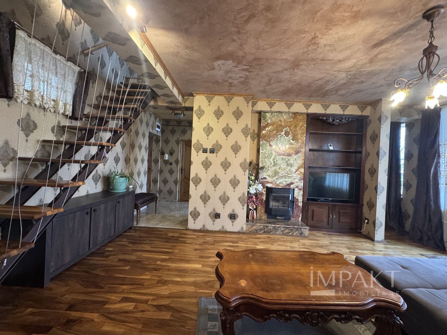 apartament 3 camere 100 mp pe 2 etaje zona Horea central, de închiriat - Poză 2