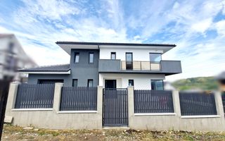 Casa individuala cu teren de 693 mp/CF. - Poză 2