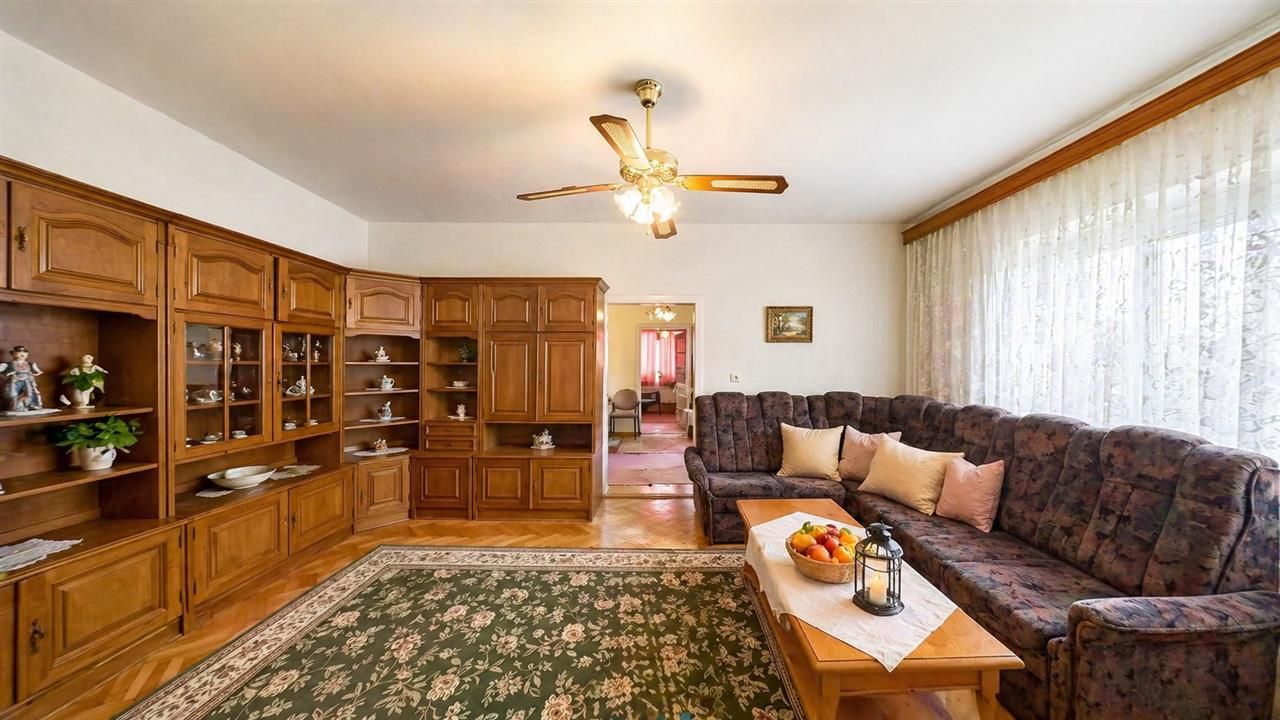Casa cu spatiu comercial, 1.000mp teren anexe, areal Central, Reghin - Poză 1