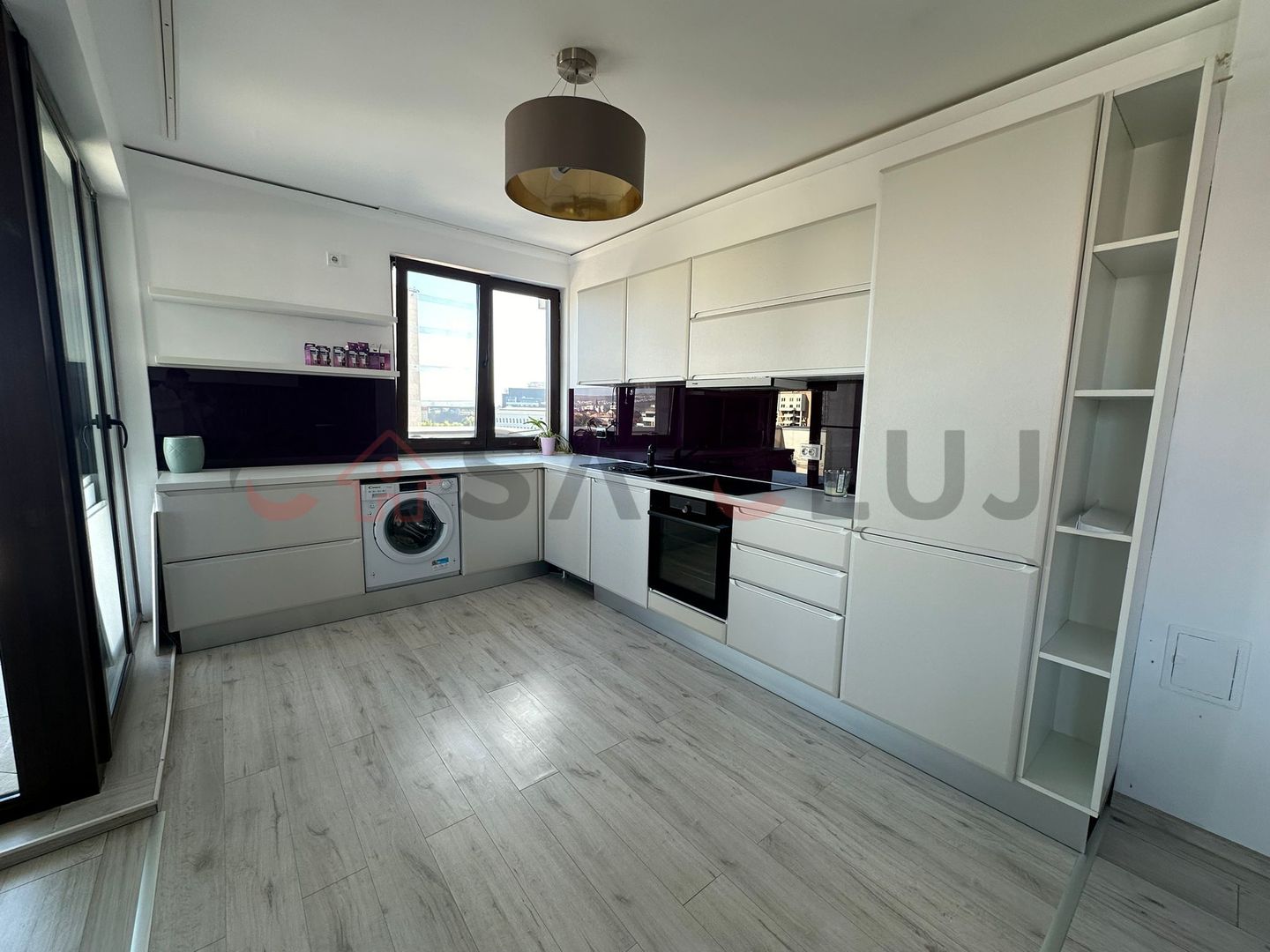 Apartament de lux, cu terasă generoasă – confort și rafinament în Gheorgheni - Poză 3