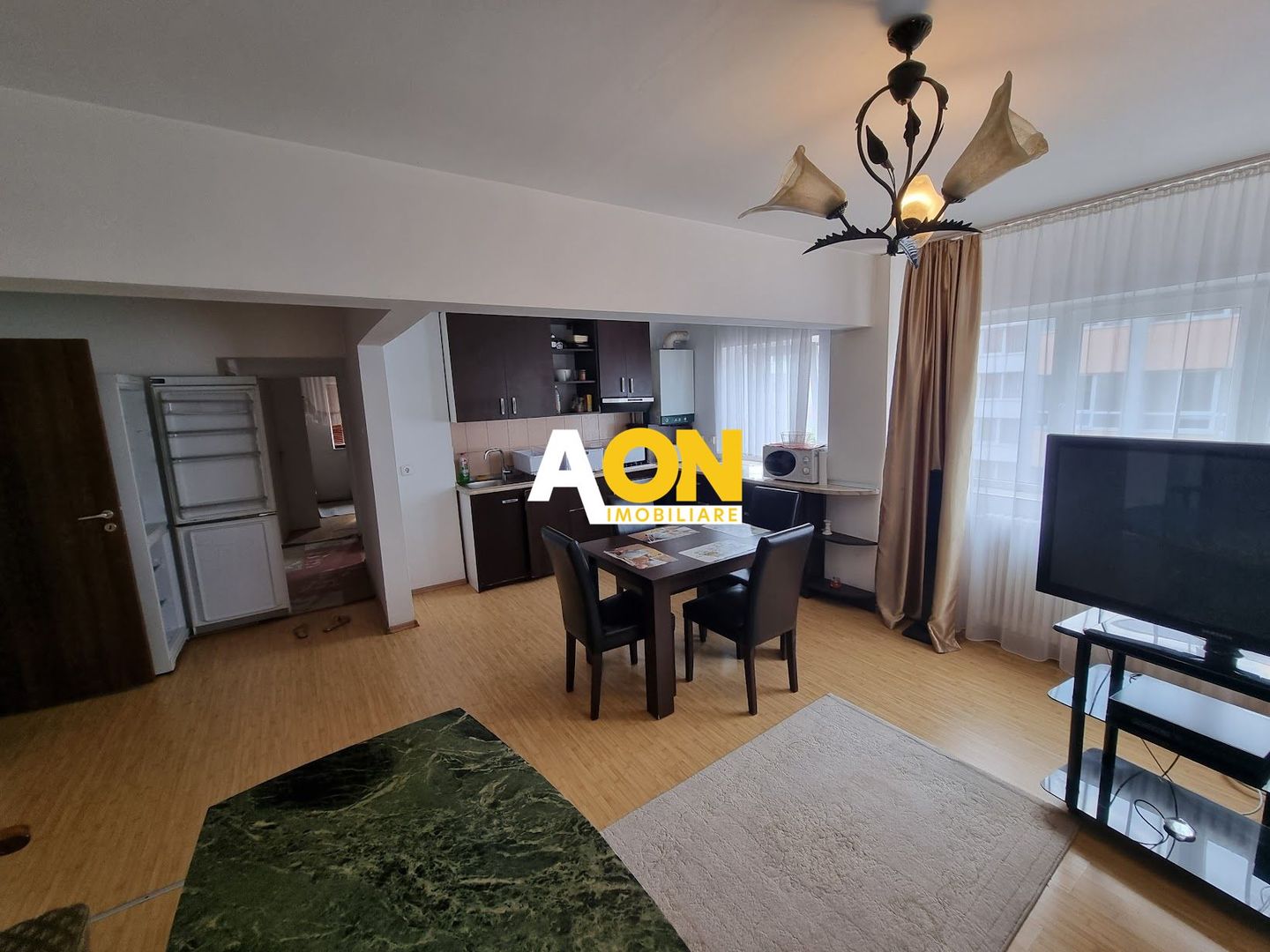 Apartament  3 Camere Zona Liceul Sportiv - Poză 4