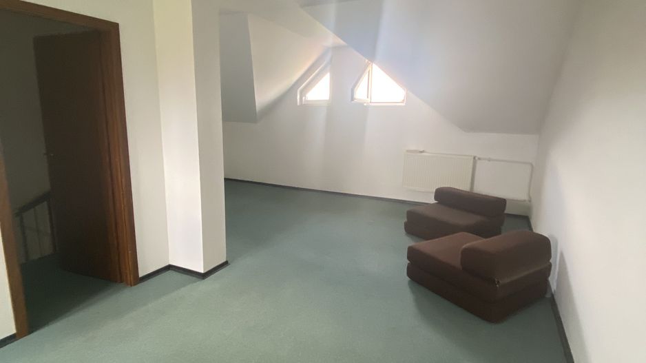 Casa de vânzare/închiriere zona Lunei - Poză 27