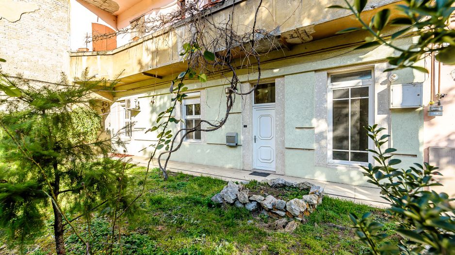 Apartament ultracentral, complet renovat, Strada Eminescu nr. 7 - Poză 2