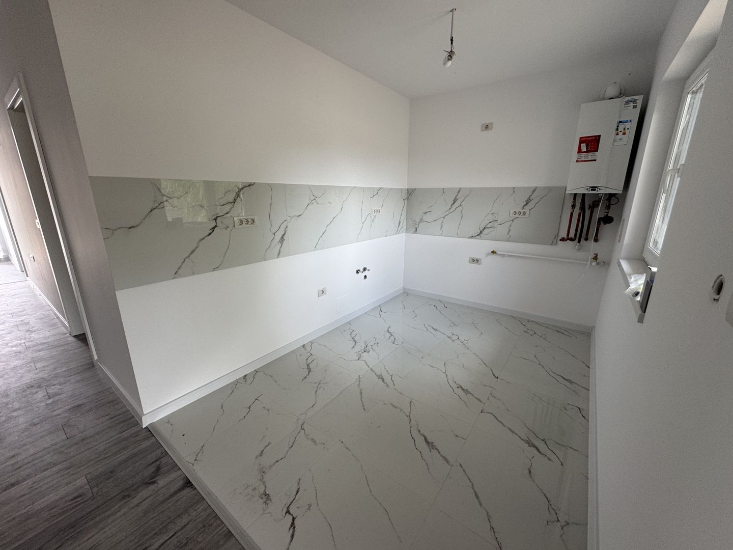 Sanmihaiu Roman, Duplex pe Parter, 3 camere,2 bai,terasa spatioasa - Poză 7