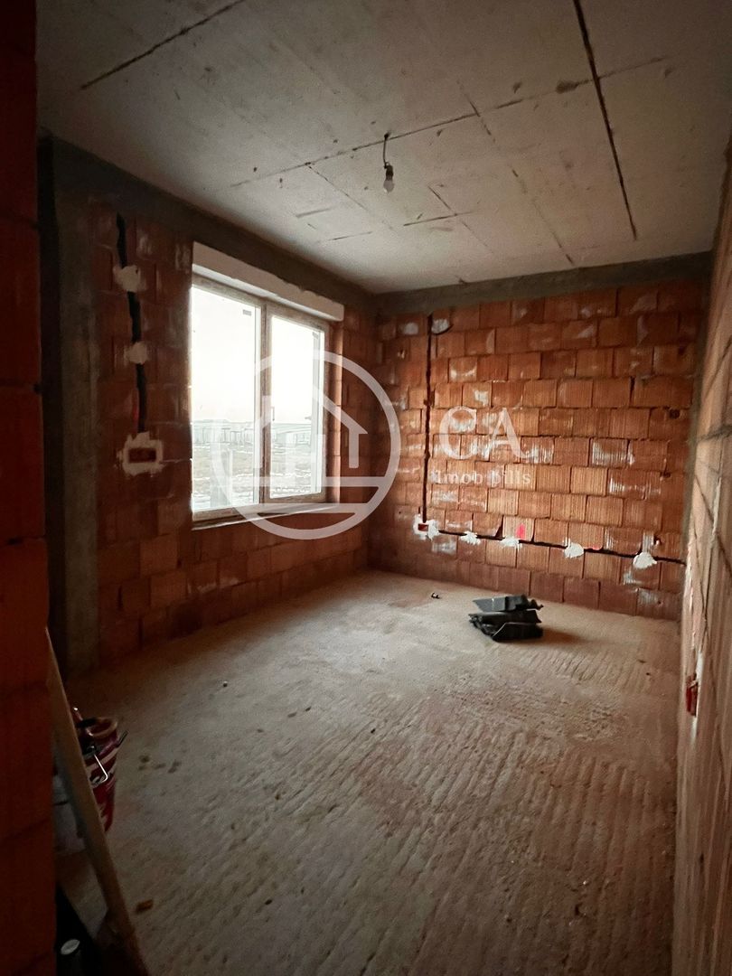 Casă de vânzare cu 4 camere in cartierul Bălcescu, Oradea - Poză 4