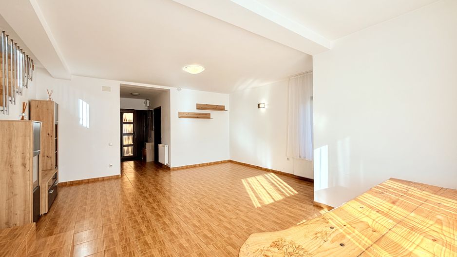 De închiriat – Casă individuală P+M în Dumbrăvița - Poză 14