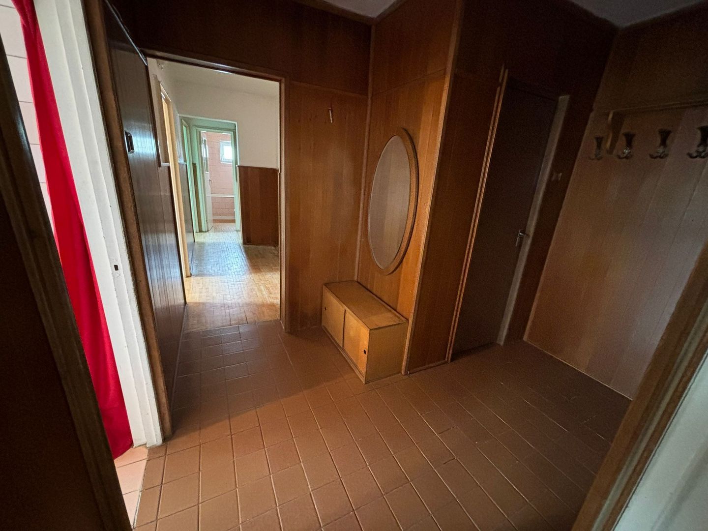 APARTAMENT CU 4 CAMERE ZONA DÂMBU CU 90mp - Poză 2