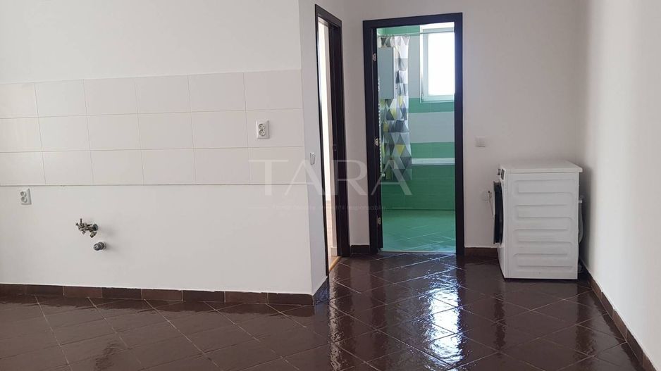 Apartament 3 camere. Etaj 1, Florești, zona Eroilor. - Poză 1