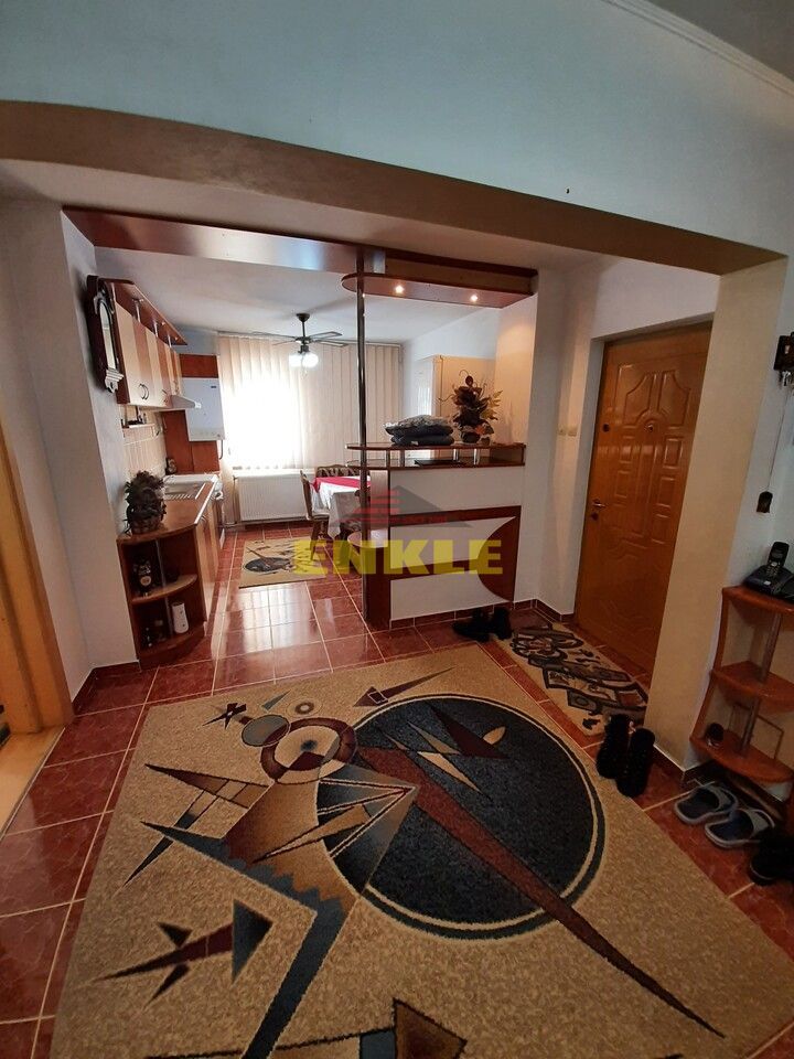 Apartament 3 camere, zona Bd.George Enescu , et.1, mobilat/utilat, pret negociabil ! - Poză 7