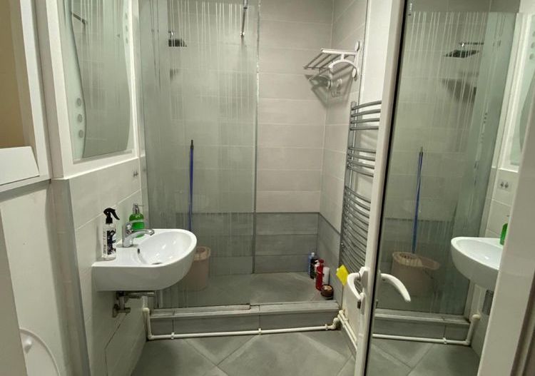 Inchiriez apartament 2 camere decomandat - Poză 5