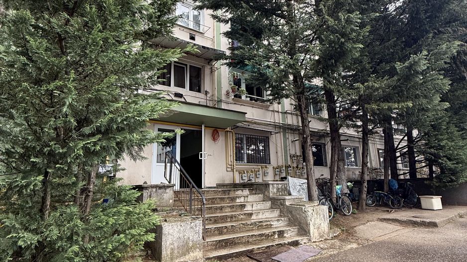 Garsonieră 24 mp - renovată, mobilată și utilată complet - Campina - Poză 14