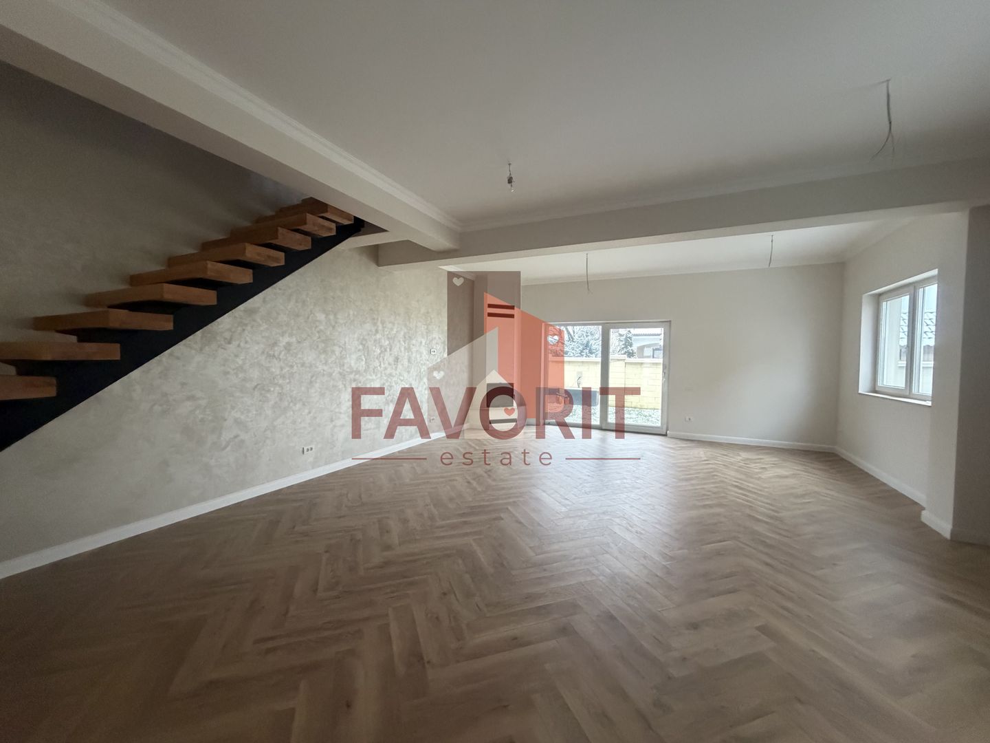 Disponibila imediat. Zona centrala. Toate utilitatile si asfalt - Poză 1