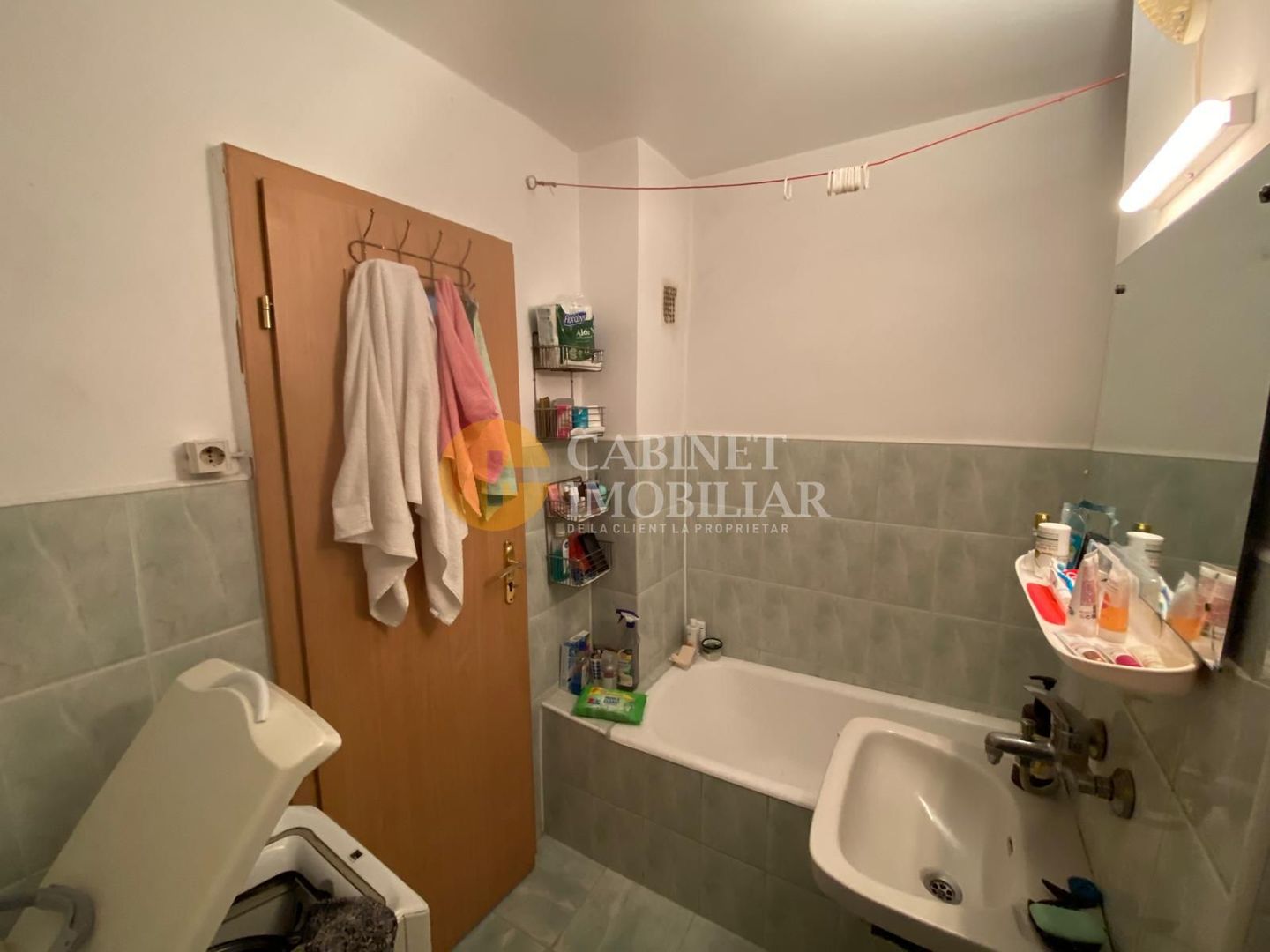 Galata - 2 Camere Decomndat - Etaj 2 - Bloc 1980 - Poză 4