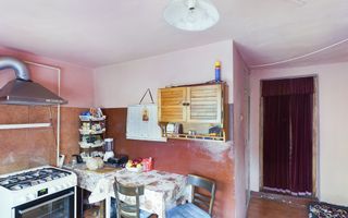 Casă cu 4 camere în Bujac. - Poză 8